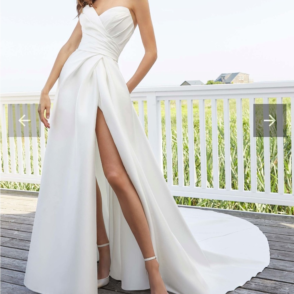 Mori Lee Erin wedding dress. New size 8